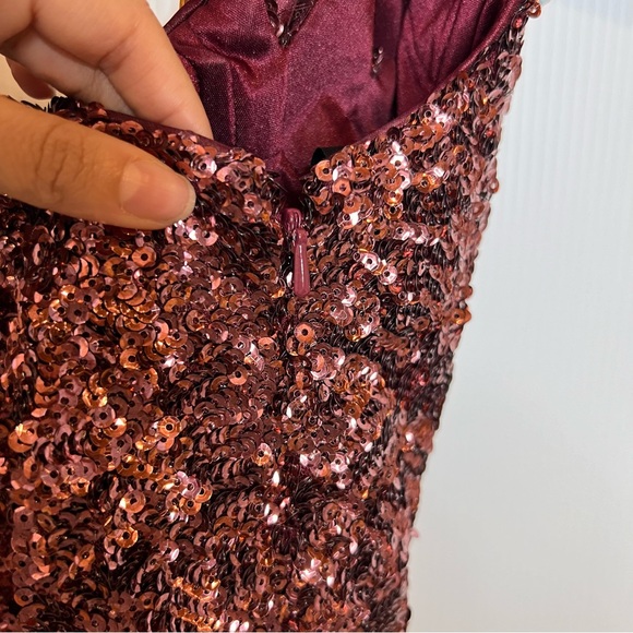LA FEMME One Shoulder Sequin Mini Dress. Size 6 - Picture 5 of 8